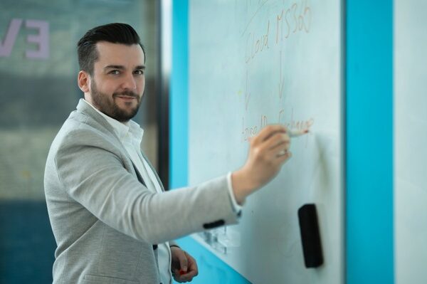 HeiProTec: Mit KI in die Zukunft – Assistenz bald überflüssig?