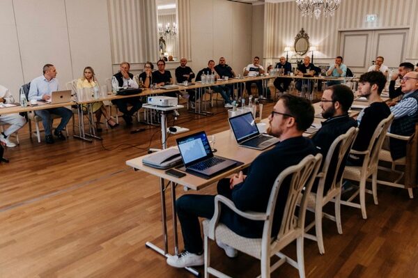 Die richtige Vertriebsagentur wählen: Ali Türüt und Patrick Grabowski von der United Promotion GmbH verraten, worauf es ankommt