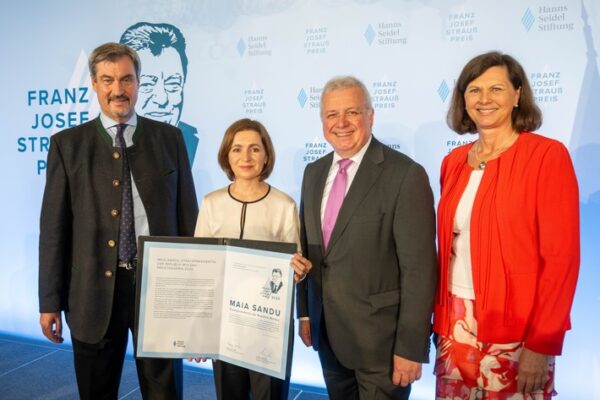 Hanns-Seidel-Stiftung verleiht FJS-Preis an Maia Sandu / Markus Ferber, MdEP: „Integrität mit strategischer Weitsicht und einem klaren Bekenntnis zur europäischen Zukunft der Republik Moldau.“